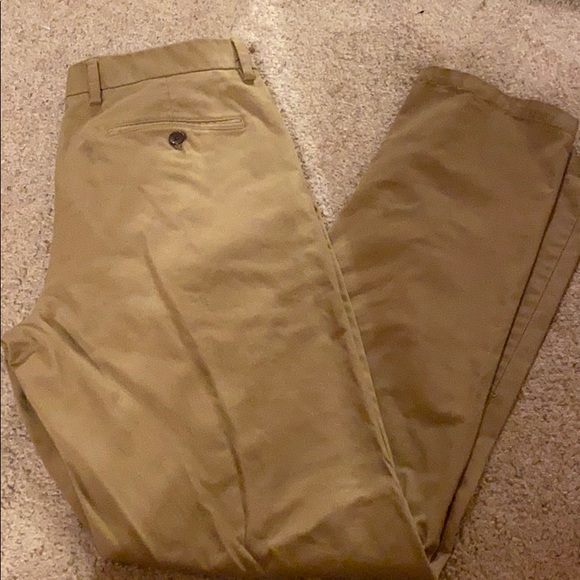 Old Navy Ultimate Slim Built in Flex Khakis - Picture 4 of 4